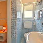 Nika 6 By Interhome Appartement Umag
