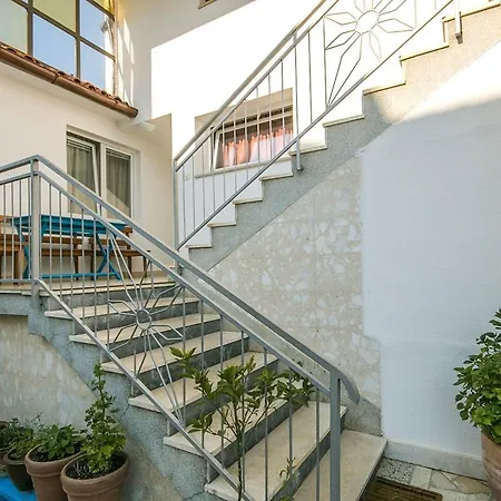 Nika 6 By Interhome