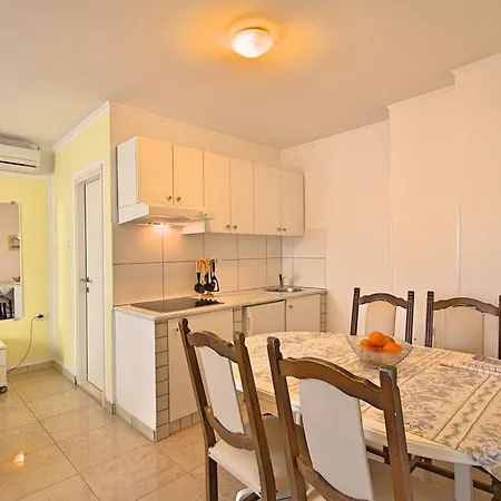 Nika 6 By Interhome Umag